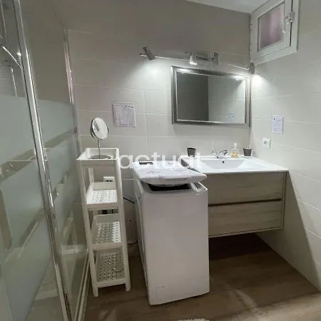 Politur F-42 Apartment *